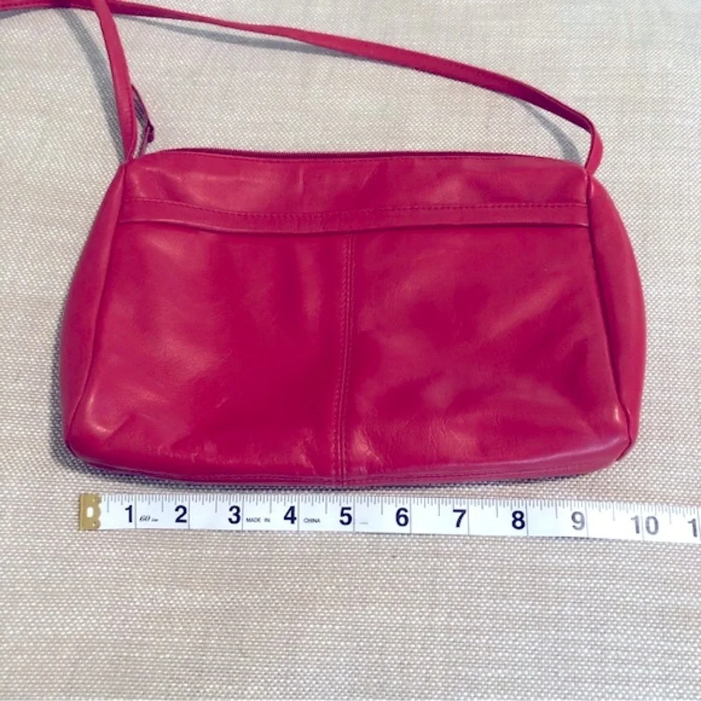 Vintage Leather Shoulder Bag - Picture 8 of 16